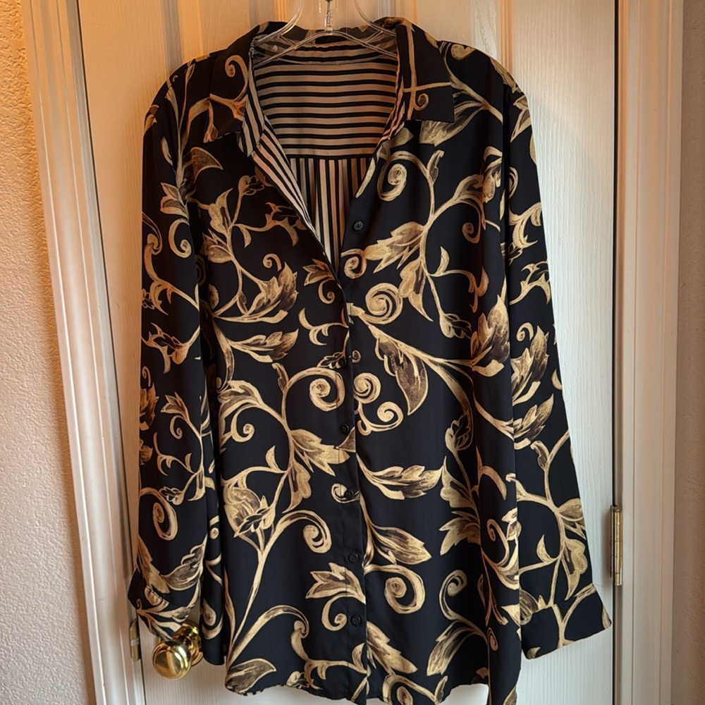 ELEGANT REVERSIBLE LONG SLEEVE/COLLARED BLOUSE